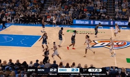 北美世界杯-很沮丧！传球给兰德尔被切掉 李凯尔回防过程中甩手摇头