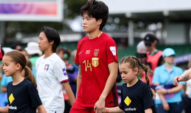 世界杯赛程-足球报：李晴潼用两粒进球完成救赎，她在东京奥运会失误+染红